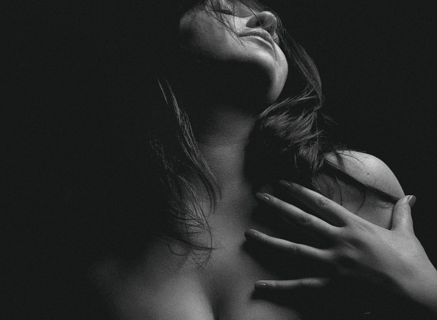 Giovane donna seducente