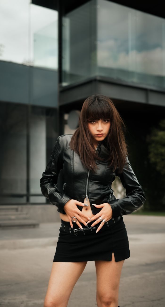 Giovane donna seducente
